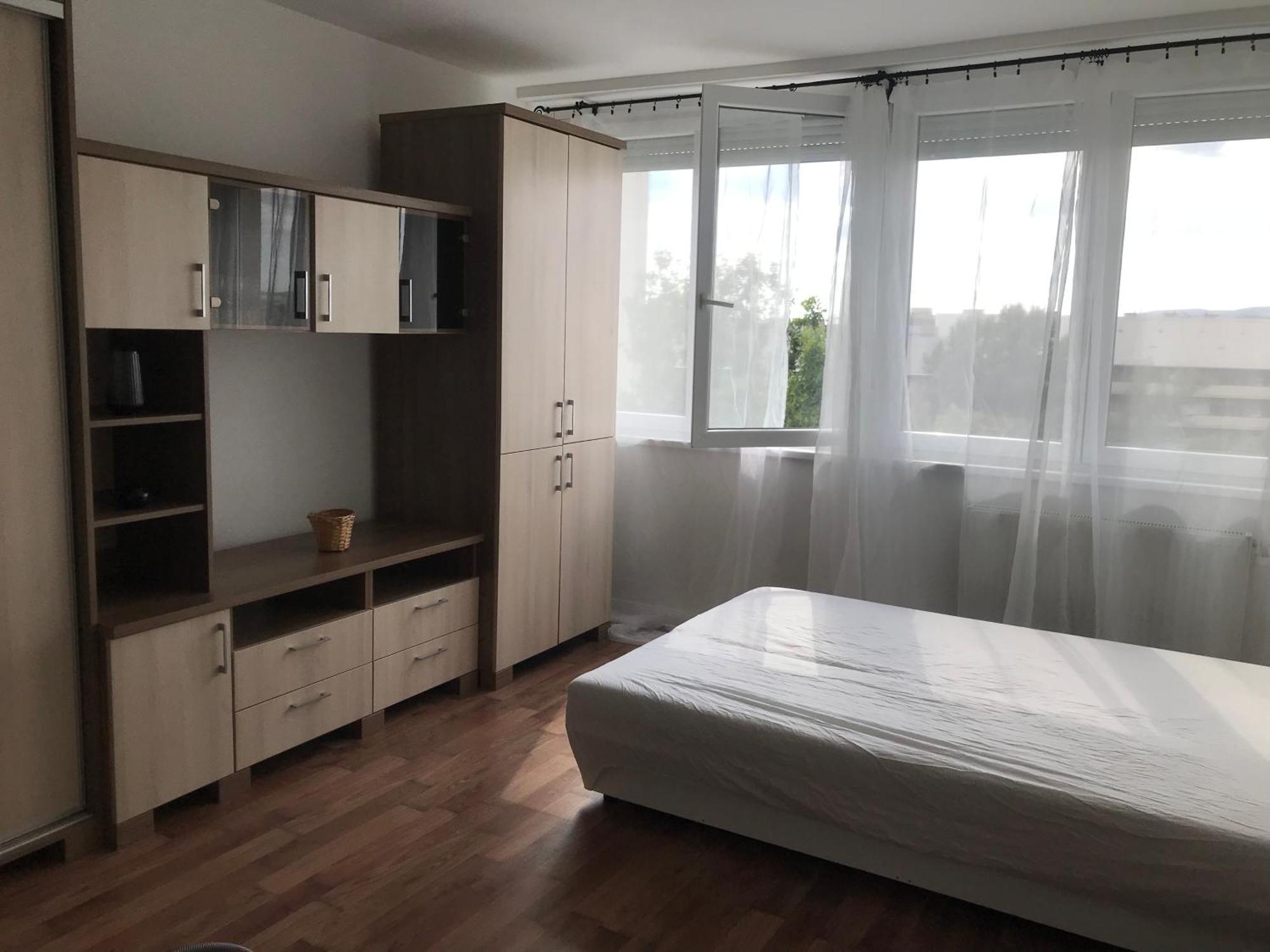 Pillango Parki Kis Lakas 15 Percre A Belvarostol Budapest Exterior photo