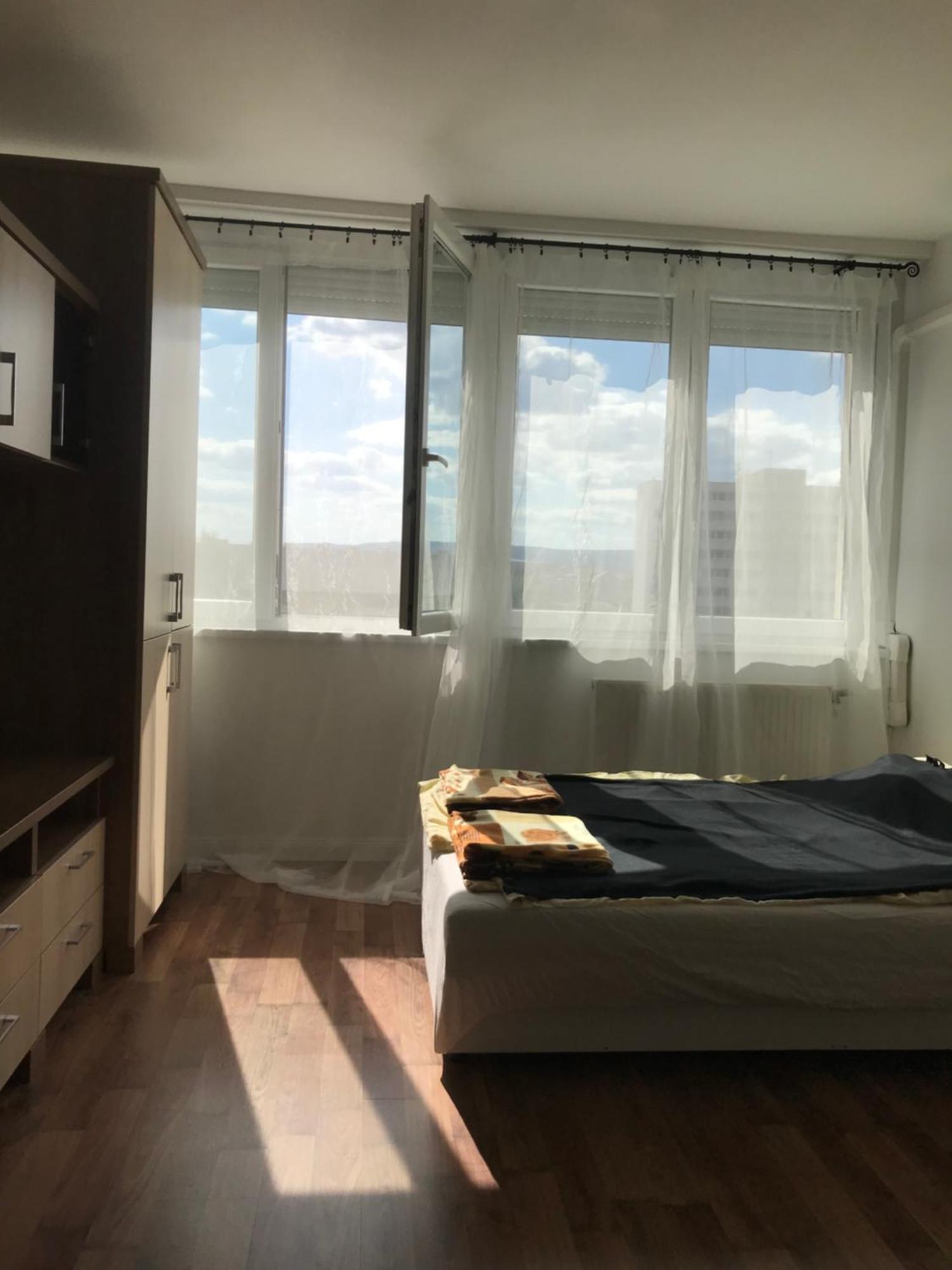 Pillango Parki Kis Lakas 15 Percre A Belvarostol Budapest Exterior photo